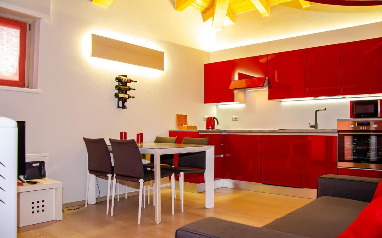 Holiday House Viola Tirano Zewnętrze zdjęcie