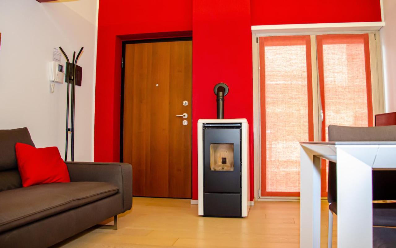 Holiday House Viola Tirano Zewnętrze zdjęcie